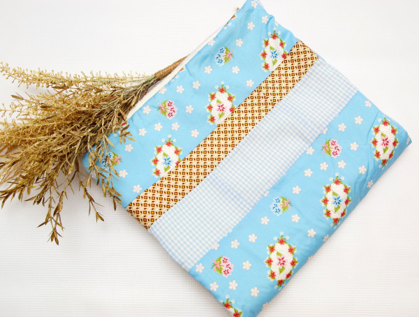 Babydecke, Kinderdecke, Kuscheldecke Patchwork mit Fleece in Blau Beige
