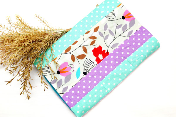 Babydecke, Patchworkdecke, Kinderdecke in Lila Mint Rosa mit Blumen Punkten Karo