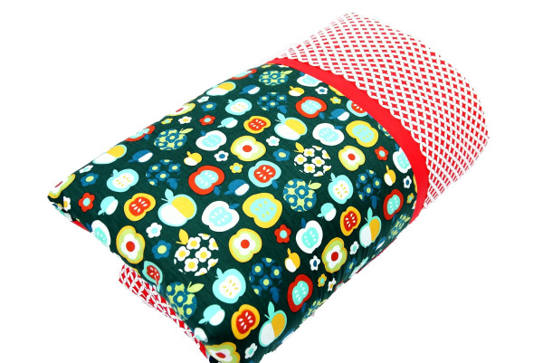 Baby Krabbeldecke, Spieldecke, Laufgittereinlage, gepolstert, Motiv Äpfel Handmade bab-Berlin